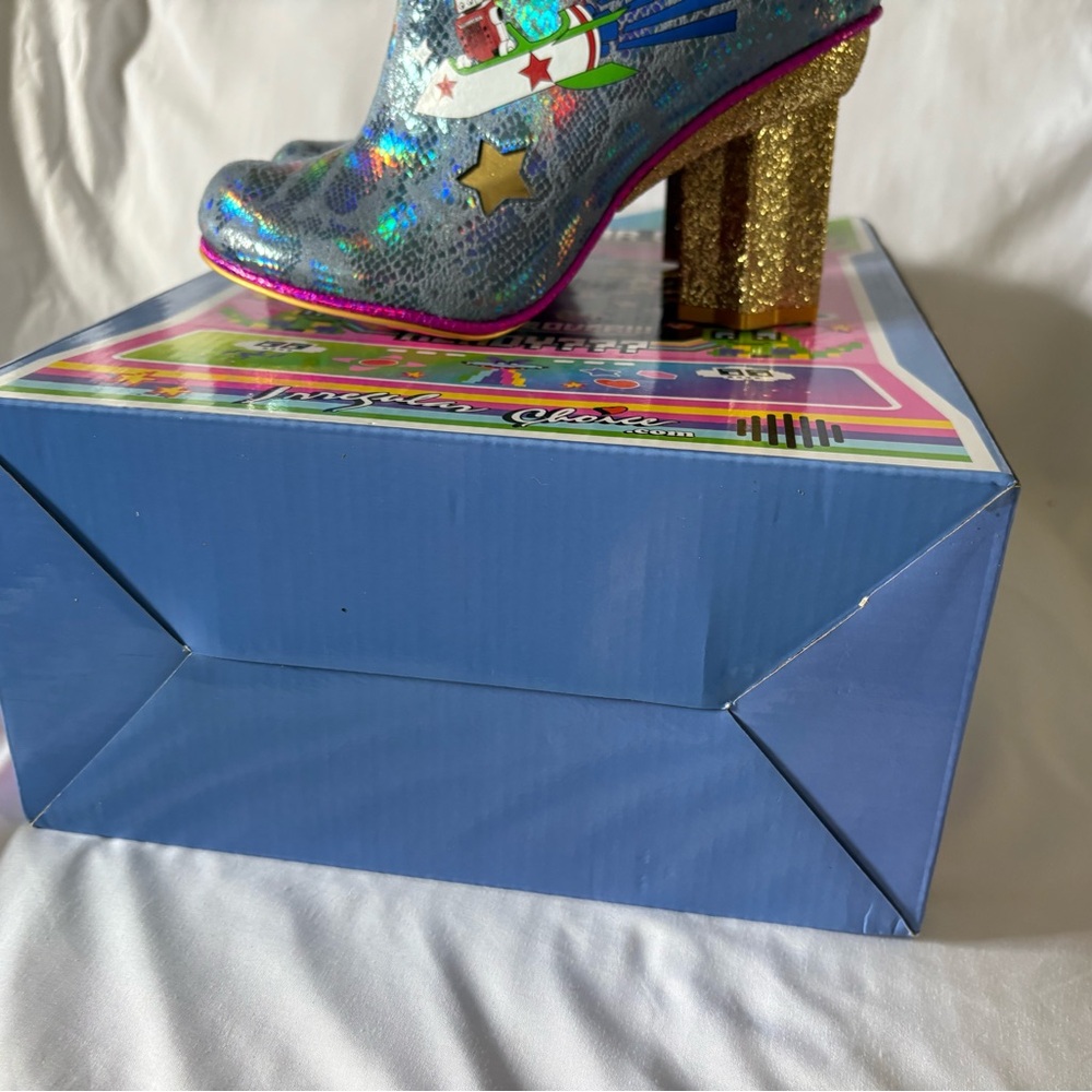 Holographic Star-Embellished Boots - Picture 8 of 14